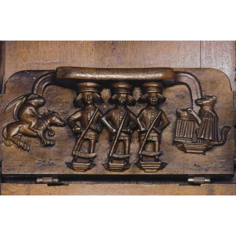 Fox Saying Grace Worcester Cathedral, Replica Church Woodcarving 17cm / 6.75 Inches High - Image 3