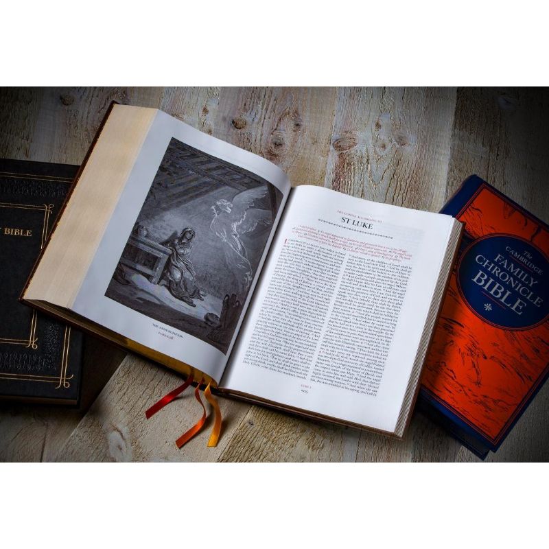 KJV Cambridge Family Chronicle Bible With illustrations by Gustave Doré, Hardback Blue Cloth over Boards - Image 3